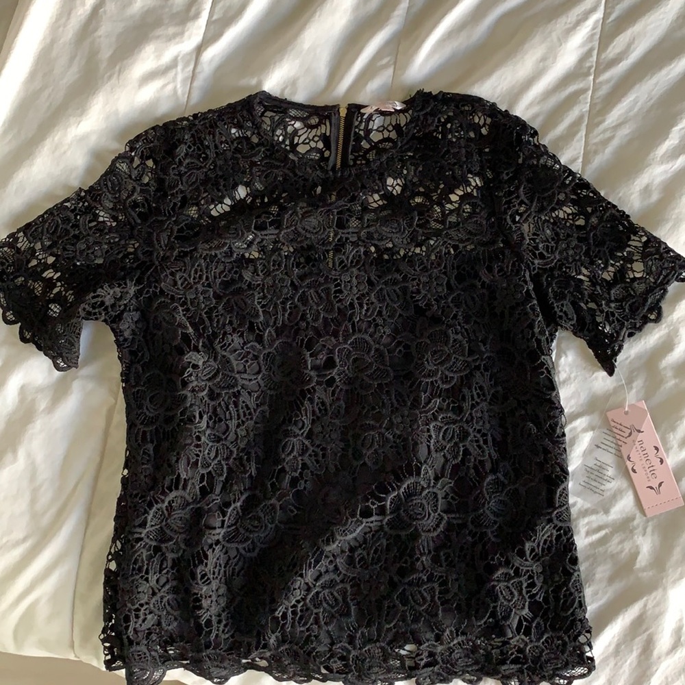 NWT Black floral lace top🖤